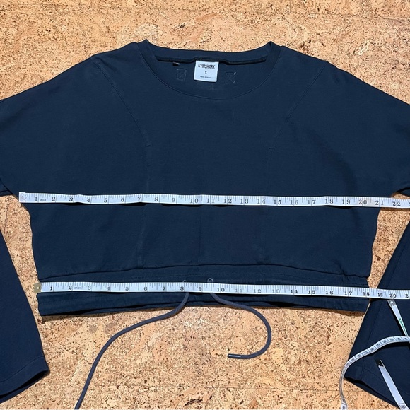 Gymshark Box Utility Long Sleeve Cut Out Elbow Crop Top In Black Sz S - Picture 13 of 15